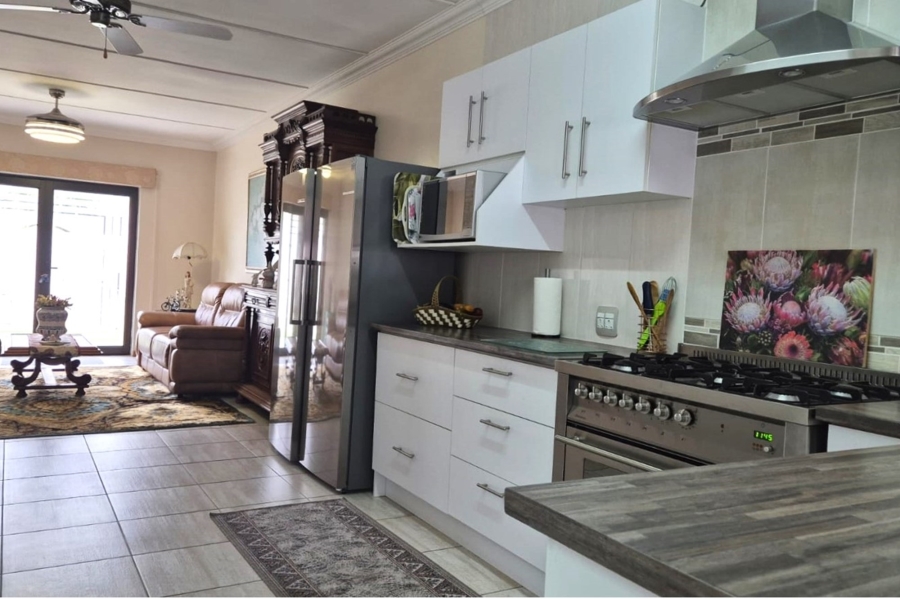 4 Bedroom Property for Sale in Stilbaai Wes Western Cape